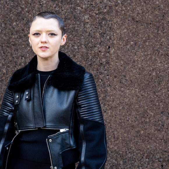 Maisie Williams - Photocall du défilé Givenchy, Collection Femme Prêt-à-porter Printemps/Eté 2023, lors de la Fashion Week de Paris. Le 2 octobre 2022. © Olivier Borde/Bestimage