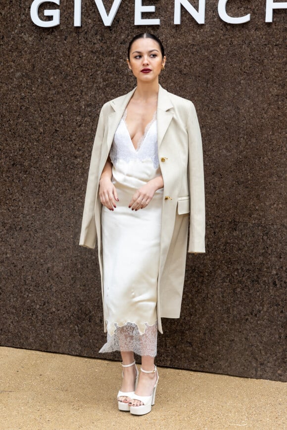 Olivia Rodrigo - Photocall du défilé Givenchy, Collection Femme Prêt-à-porter Printemps/Eté 2023, lors de la Fashion Week de Paris. Le 2 octobre 2022. © Olivier Borde/Bestimage