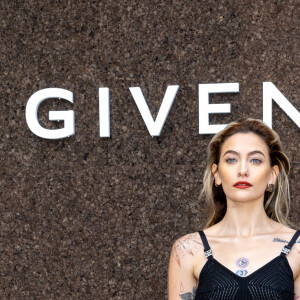 Paris Jackson - Photocall du défilé Givenchy, Collection Femme Prêt-à-porter Printemps/Eté 2023, lors de la Fashion Week de Paris. Le 2 octobre 2022. © Olivier Borde/Bestimage