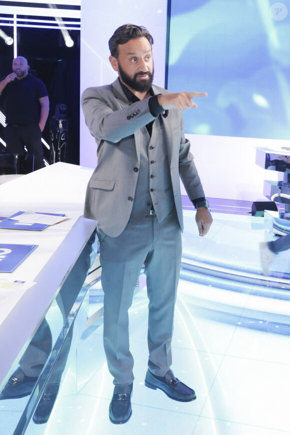 Cyril Hanouna sur le plateau de l'émission "Touche Pas à Mon Poste (TPMP)", présentée par C.Hanouna et diffusée en direct sur C8 le 22 septembre © Jack Tribeca / Bestimage 