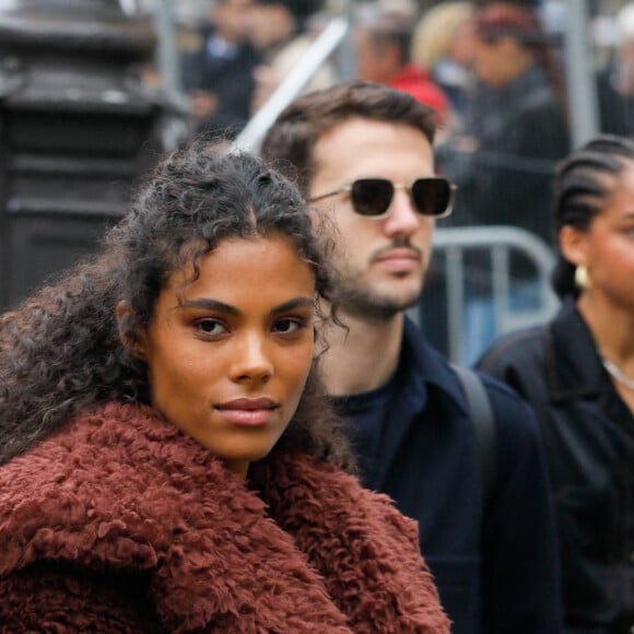 Tina Kunakey - Sorties du défilé prêt-à-porter printemps-été 2023 "Stella McCartney" lors de la fashion week de Paris le 3 octobre 2022. © Clovis / Veeren / Bestimage