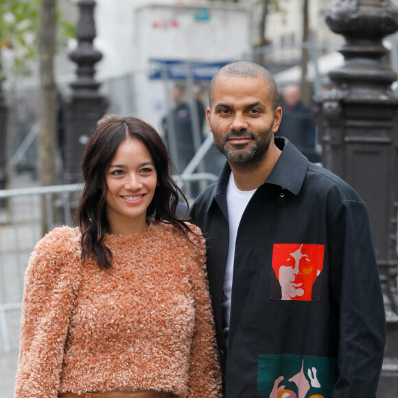 Tony Parker et sa compagne Alizé Lim - Arrivées au défilé prêt-à-porter printemps-été 2023 "Stella McCartney" lors de la fashion week de Paris le 3 octobre 2022. © Clovis / Veeren / Bestimage