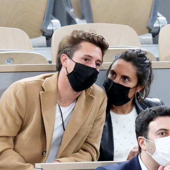 Exclusif - Alessandra Sublet et son compagnon Jordan Deguen en tribune lors de la finale homme des internationaux de France de Roland Garros à Paris le 11 octobre 2020. © Dominique Jacovides / Bestimage