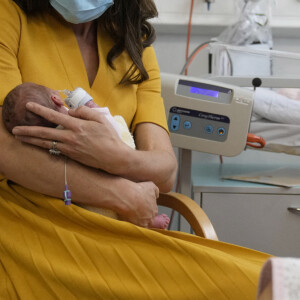 Kate Middleton, princesse de Galles, s'est exprimée sur une question capitale pour ses trois enfants George, Charlotte et Louis, en visitant la maternité du Royal Surrey County Hospital à Guildford