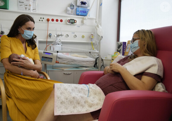 Catherine (Kate) Middleton, princesse de Galles, visitant la maternité du Royal Surrey County Hospital à Guildford, le 5 octobre 2022. 