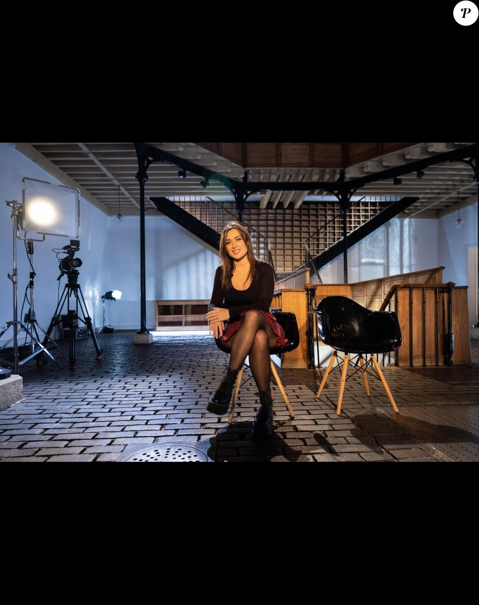 Exclusif - Elsa Esnoult - Enregistrement de l'émission "Animaux Stars", présentée par B.Montiel et diffusée le 8 octobre à 17h30 sur Animaux TV © Jérémy Melloul / Bestimage
