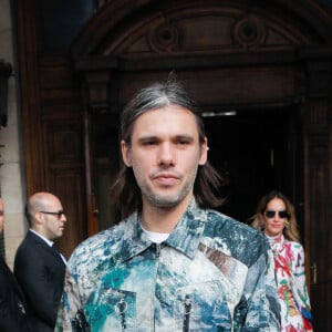 Orelsan - Sortie des people après le défilé Stella McCartney Collection Prêt-à-Porter Printemps/Eté 2020 lors de la Fashion Week de Paris (PFW), le 30 septembre 2019. © Veeren Ramsamy-Christophe Clovis/Bestimage 