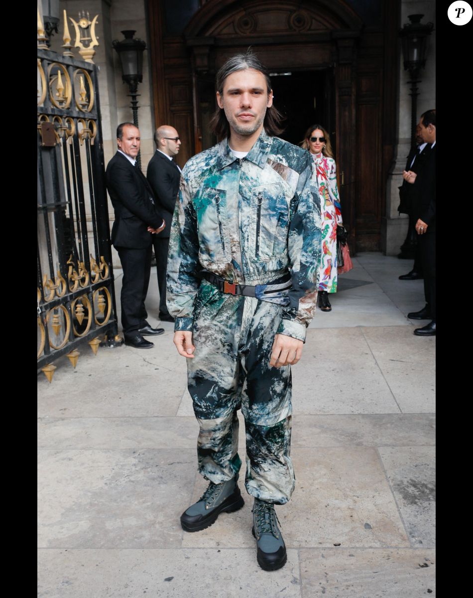 Orelsan - Sortie des people après le défilé Stella McCartney Collection Prêt-à-Porter Printemps/Eté 2020 lors de la Fashion Week de Paris (PFW), le 30 septembre 2019. © Veeren Ramsamy-Christophe Clovis/Bestimage