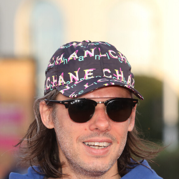 OrelSan sur le tapis rouge avant la projection du documentaire 'Tout peut changer' pendant le 45ème festival du Cinéma Américain de Deauville le 10 Septembre 2019 à Deauville. © Denis Guignebourg / Bestimage 