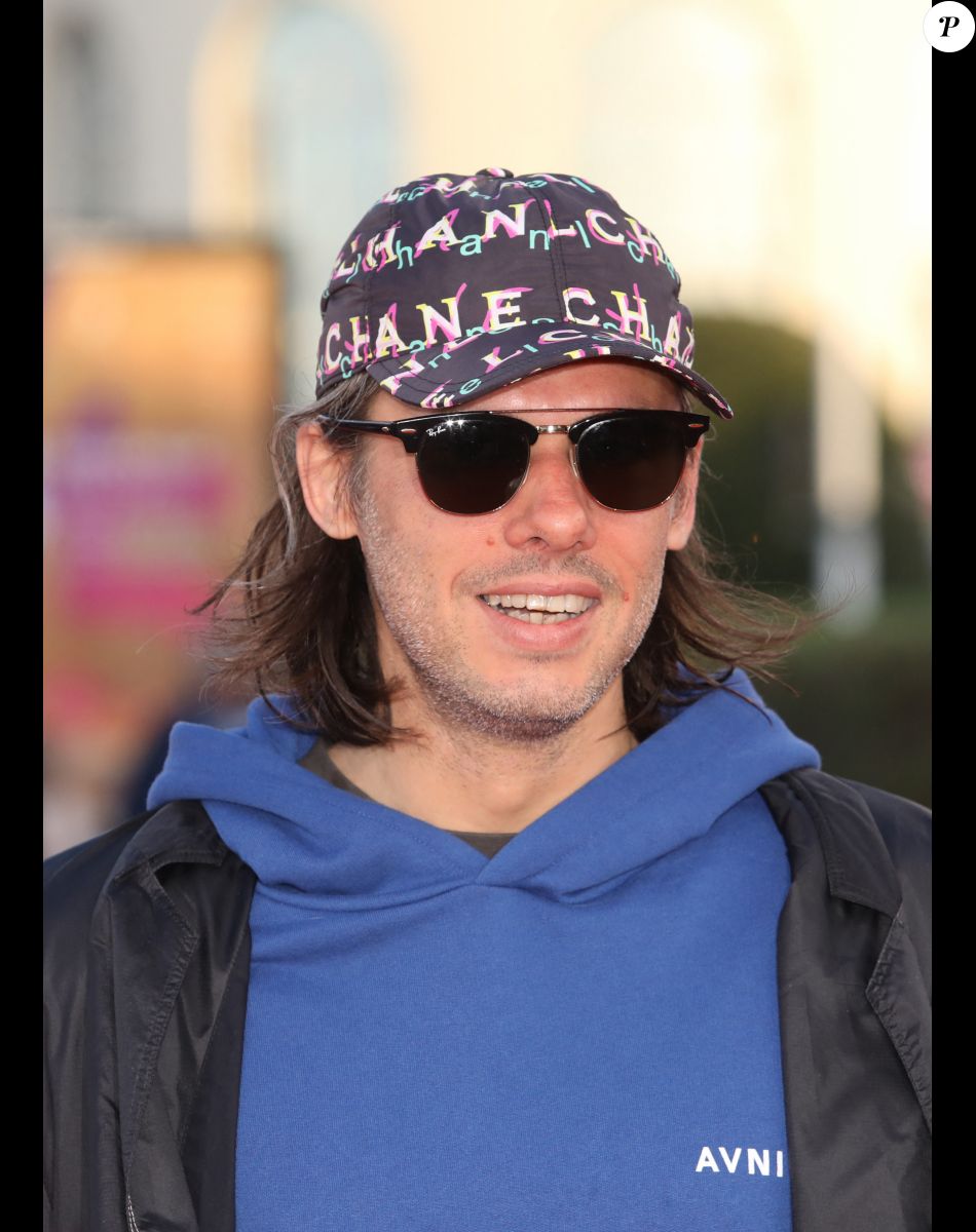 OrelSan sur le tapis rouge avant la projection du documentaire 'Tout peut changer' pendant le 45ème festival du Cinéma Américain de Deauville le 10 Septembre 2019 à Deauville. © Denis Guignebourg / Bestimage