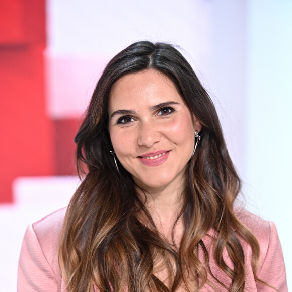 Joyce Jonathan - Enregistrement de l'émission Vivement dimanche prochain au studio Gabriel, présentée par Michel Drucker et diffusée le 17 avril 2022 sur France 2. © Guillaume Gaffiot / Bestimage.