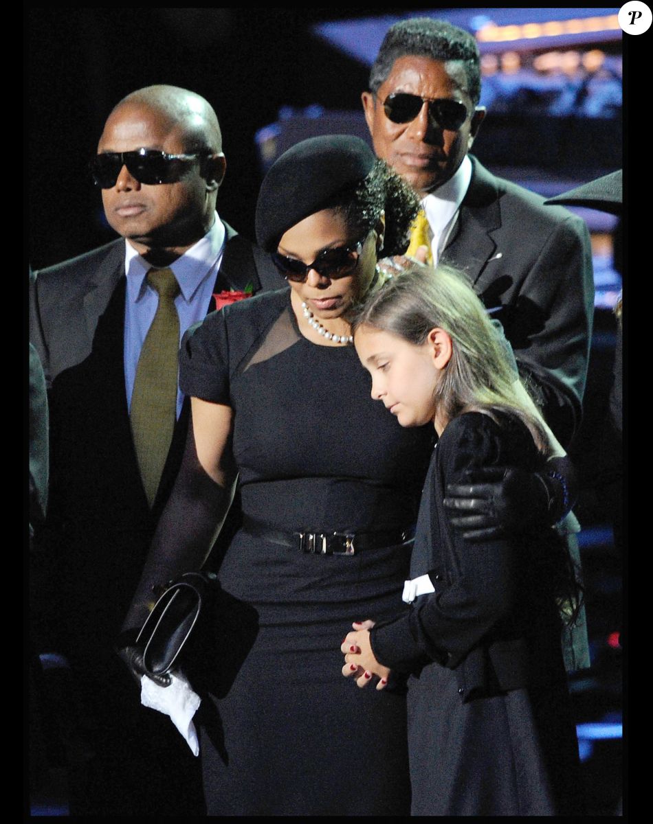 Jackson pose avec sa "superbe" nièce Paris rare photo de leur