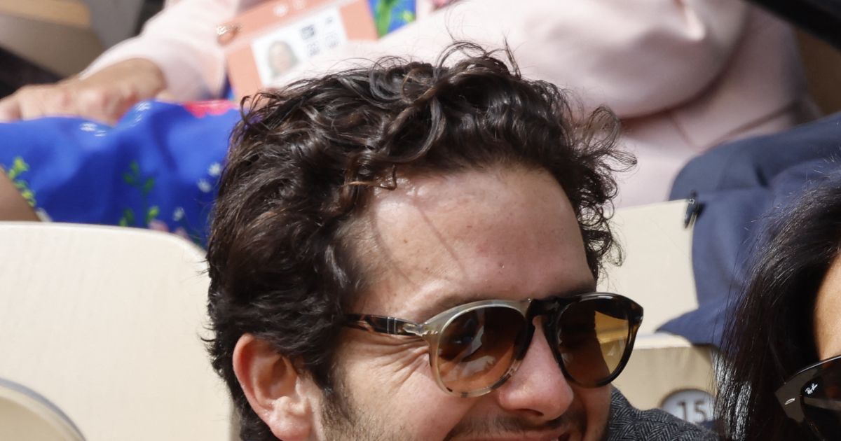 Florence Foresti et son compagnon Alexandre Kominek People dans les tribunes lors des Florence Foresti et son compagnon Alexandre Kominek People dans les tribunes lors des