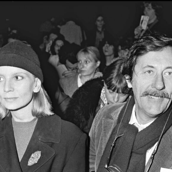 Jean Rochefort et Nicole Garcia à la première de la chanteuse Barbara en 1981