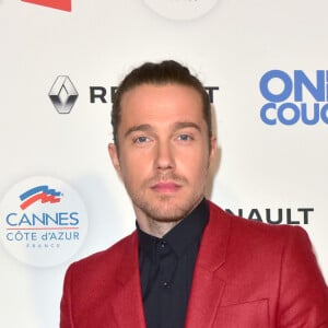 Julien Doré au photocall lors de l'enregistrement de l'émission "On n'est pas couché" à la Villa Domergue lors du 70ème Festival International du Film de Cannes, France, le 24 mai 2017. © Giancarlo Gorassini/Bestimage