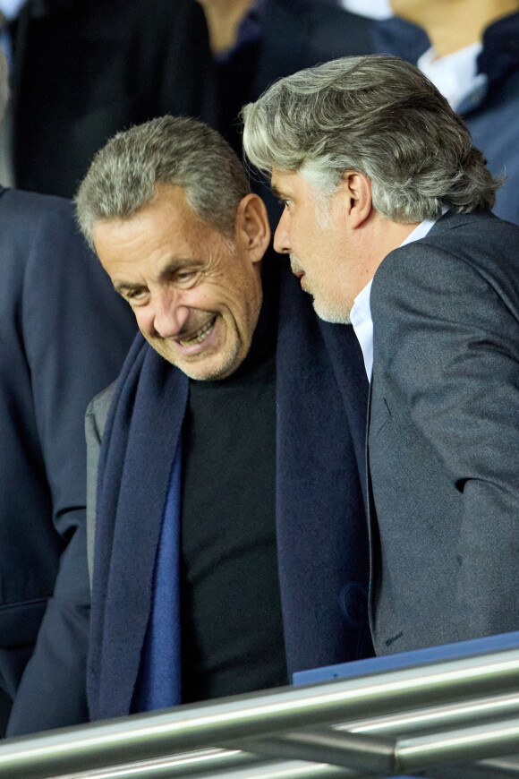 Nicolas Sarkozy et Vincent Labrune - People au match retour de Ligue Des Champions 2022 (LDC) entre le PSG et Benfica (1-1) au Parc des Princes à Paris le 11 octobre 2022. © Cyril Moreau/Bestimage