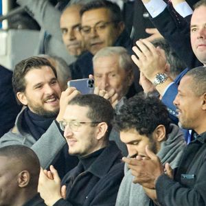 Kit Harington - People au match retour de Ligue Des Champions 2022 (LDC) entre le PSG et Benfica (1-1) au Parc des Princes à Paris le 11 octobre 2022. © Cyril Moreau/Bestimage