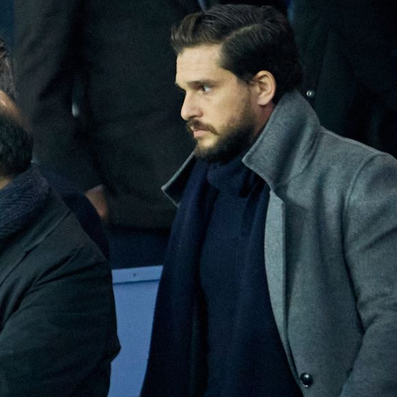 Kit Harington - People au match retour de Ligue Des Champions 2022 (LDC) entre le PSG et Benfica (1-1) au Parc des Princes à Paris le 11 octobre 2022. © Cyril Moreau/Bestimage