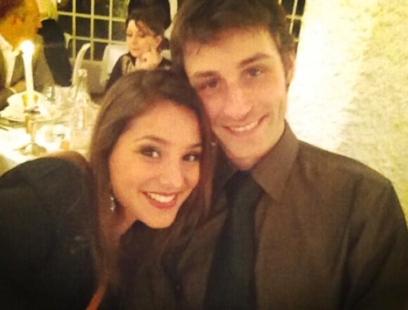 Manika Auxire est la compagne de Brian Joubert comme on peut le voir sur le compte Twitter de la jeune femme.