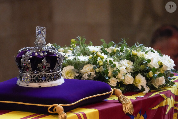 Procession cérémonielle du cercueil de la reine Elizabeth II du palais de Buckingham à Westminster Hall à Londres. Le 14 septembre 2022.