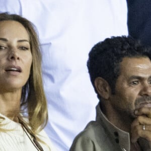 Mélissa Theuriau et son mari Jamel Debbouze assistent au match aller de la Ligue des Champions entre le Paris Saint-Germain et la Juventus (2-1) au Parc des Princes à Paris le 6 septembre 2022.