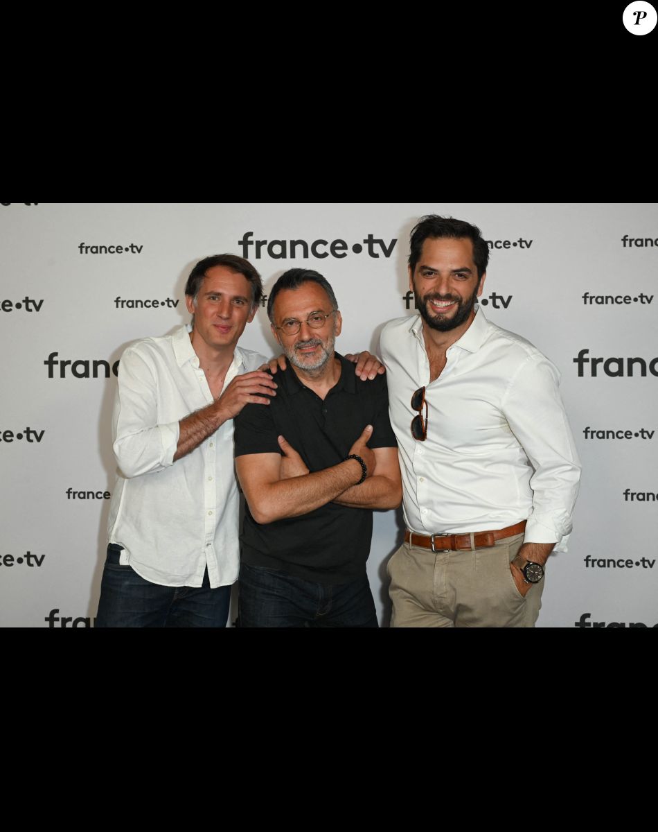 Raphaël de Casabianca, Frederic Lopez et au photocall pour la conférence de presse de rentrée de France TV à la Grande Halle de la Villette à Paris, France, le 6 juillet 2022. © Coadic Guirec/Bestimage.