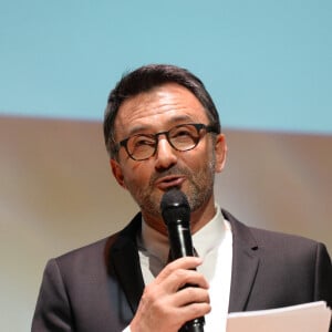 Frédéric Lopez - Soirée de la 9ème édition des "Positive Planet Awards" à la Fondation Louis Vuitton, Paris le 7 décembre 2016. © Rachid Bellak/Bestimage.