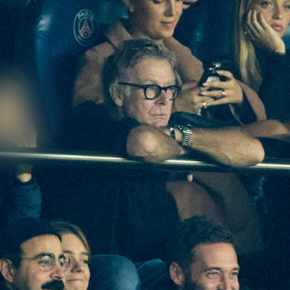 Franck Dubosc et son fils - People au match de Ligue 1 Uber Eats "PSG -OM" au Parc des Princes à Paris le 16 octobre 2022. © Cyril Moreau/Bestimage