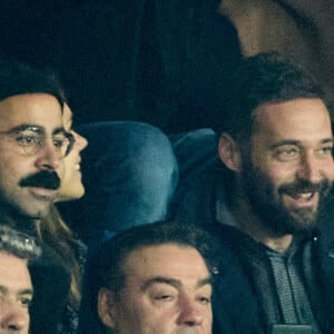 Franck Dubosc et son fils - People au match de Ligue 1 Uber Eats "PSG -OM" au Parc des Princes à Paris le 16 octobre 2022. © Cyril Moreau/Bestimage