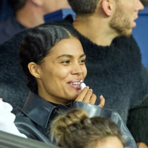 Tina Kunakey et son frère Zakari - People au match de Ligue 1 Uber Eats "PSG -OM" au Parc des Princes à Paris le 16 octobre 2022. © Cyril Moreau/Bestimage