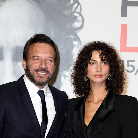 Samuel Le Bihan et sa compagne Stefania Cristian - Cérémonie d'ouverture de la 14e édition du Festival Lumière 2022 à la Halle Tony Garnier à Lyon. Le 15 octobre 2022. © Domnique Jacovides / Bestimage