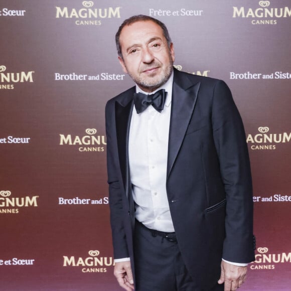 Patrick Timsit - Soirée du film "Frère et Soeur" à la plage Magnum en marge du 75ème Festival International du Film de Cannes le 20 mai 2022. © Jack Tribeca / Bestimage.