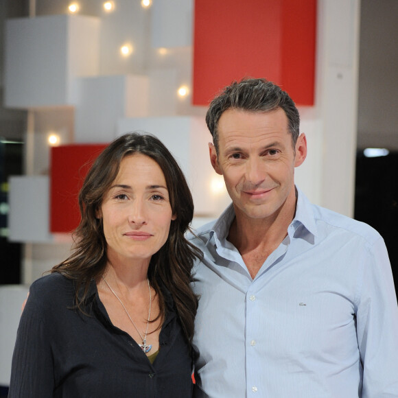 Annelise Hesme et Julien Boisselier - Enregistrement de l'émission "Vivement dimanche" au studio Gabriel à Paris le 17 septembre 2018 sur France 2. © Guillaume Gaffiot/Bestimage.