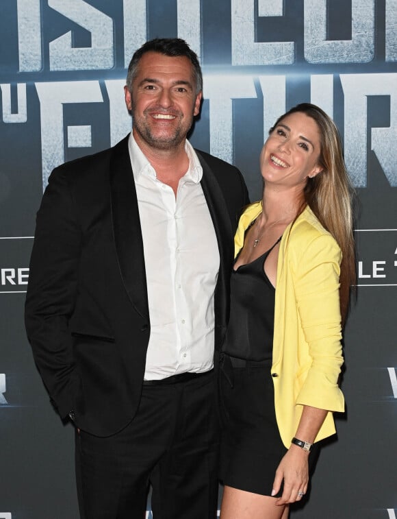 Arnaud Ducret et sa femme Claire Francisci - Avant-première du film "Le Visiteur du Futur" au Grand Rex à Paris le 30 aout 2022. © Coadic Guirec/Bestimage