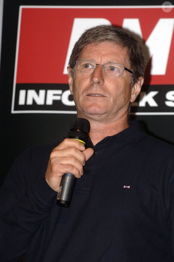 Jean-Michel Larqué, auteur de Vert de rage, s'est exprimé avec humour et faconde sur l'équipe de France dans le 6/9 de NRJ du 12 février 2010