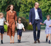 Le prince William, duc de Cambridge et Catherine Kate Middleton, duchesse de Cambridge accompagnent leurs enfants George, Charlotte et Louis à l'école Lambrook