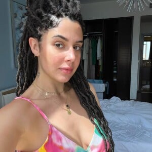 Coralie Porrovecchio avec des dreadlocks