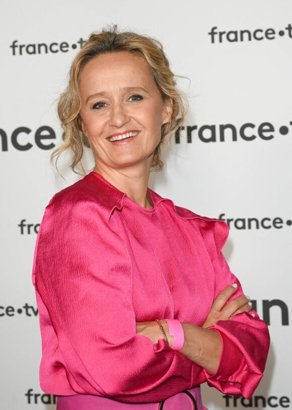 Caroline Roux au photocall pour la conférence de presse de rentrée de France TV à la Grande Halle de la Villette à Paris, France, le 6 juillet 2022. © Coadic Guirec/Bestimage