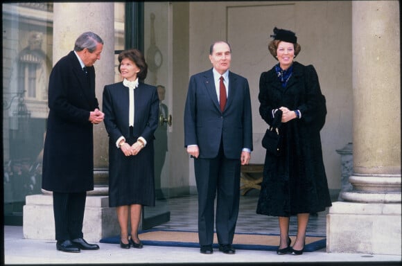 François et Danielle Mitterrand à l'Elysée en 1986, ils reçoivent la reine Beatrix des Pays-Bas et le prince Claus