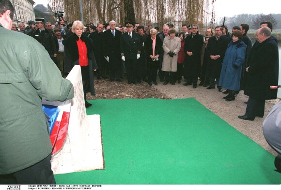 Hommage à François Mitterrand à Jarnac en 1996