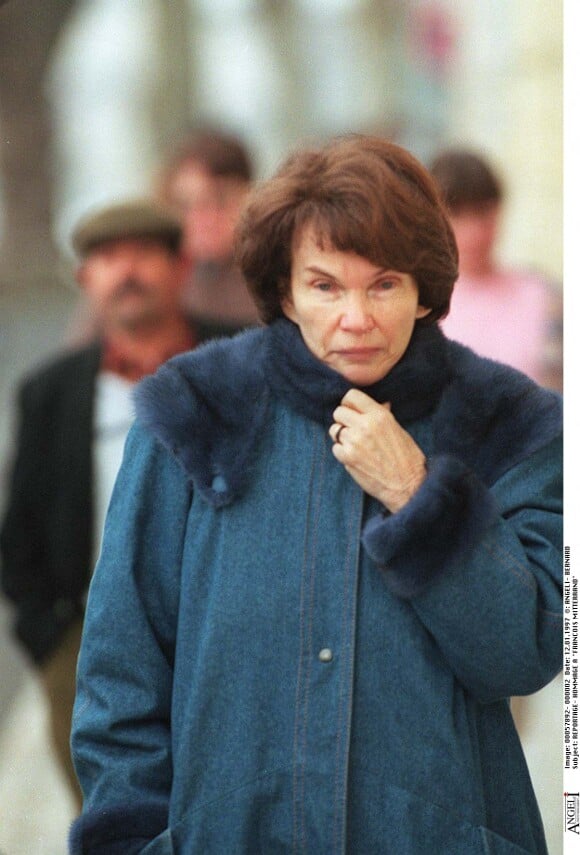 Danielle Mitterrand lors de l'hommage à François Mitterrand à Jarnac en 1996