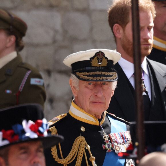 Le roi Charles III d'Angleterre, le prince Harry, duc de Sussex - Sorties du service funéraire à l'Abbaye de Westminster pour les funérailles d'Etat de la reine Elizabeth II d'Angleterre. Le 19 septembre 2022 