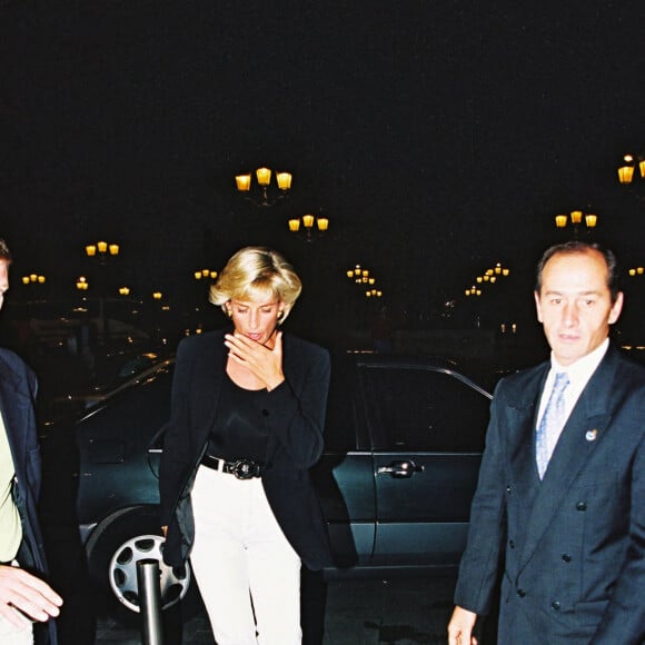 Nuit du tragique accident à Paris de la princesse Diana et de Dodi Al-Fayed, survenu le 31 août 1997 au pont de l'Alma.