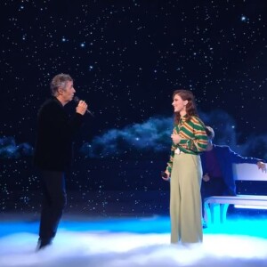 Paola et Julien Clerc lors du prime de la "Star Academy" du 22 octobre 2022, sur TF1