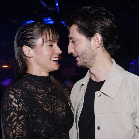 Pierre Niney et sa femme Natasha Andrews - After party du film Mascarade au club privé NO.PI à Paris le 20 octobre 2022. © Rachid Bellak / Bestimage