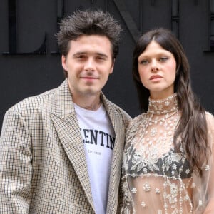 Brooklyn Beckham et sa femme Nicola Peltz - Arrivées au défilé Valentino Collection Femme Prêt-à-porter Printemps/Eté lors de la Fashion Week de Paris (PFW), France.