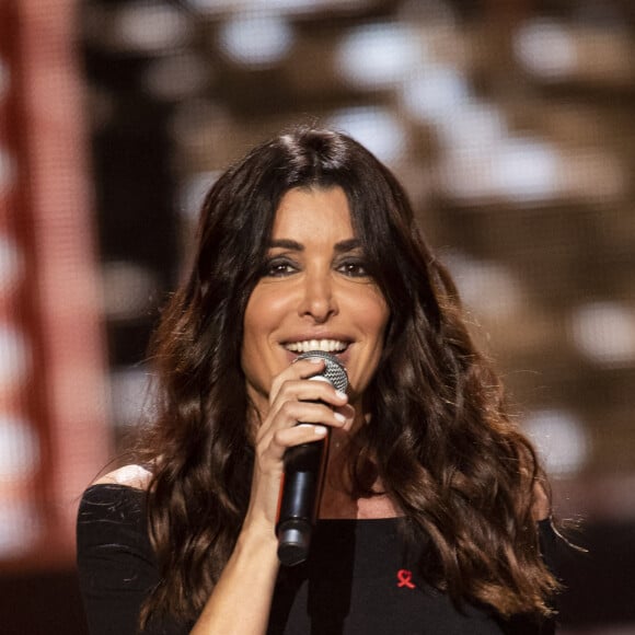 Jenifer Bartoli - Enregistrement de l'émission "Les stars chantent pour le Sidaction - 40 ans de chansons de Céline Dion" au Palais des Sports à Paris. Le 16 mars 2022 © Cyril Moreau-Coadic Guirec / Bestimage.