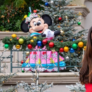Jenifer Bartoli - Les célébrités fêtent Noël à Disneyland Paris en novembre 2021. © Disney via Bestimage.