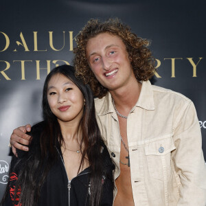 Exclusif - Joalukas Noah avec Jade Hallyday lors de la soirée d'anniversaire de Joalukas Noah, fils de Yannick Noah et Isabelle Camus, pour ses 18 ans à Paris le 10 juin 2022. © Cyril Moreau / Bestimage 