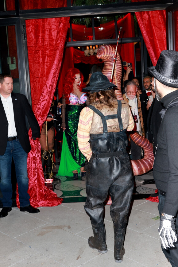 Tom Kaulitz, Heidi Klum déguisée en ver de terre - Soirée d'Halloween organisée par Heidi Klum (21e édition) au Sake No Hana chez Moxy Lower East Side à New York. Le 31 octobre 2022.